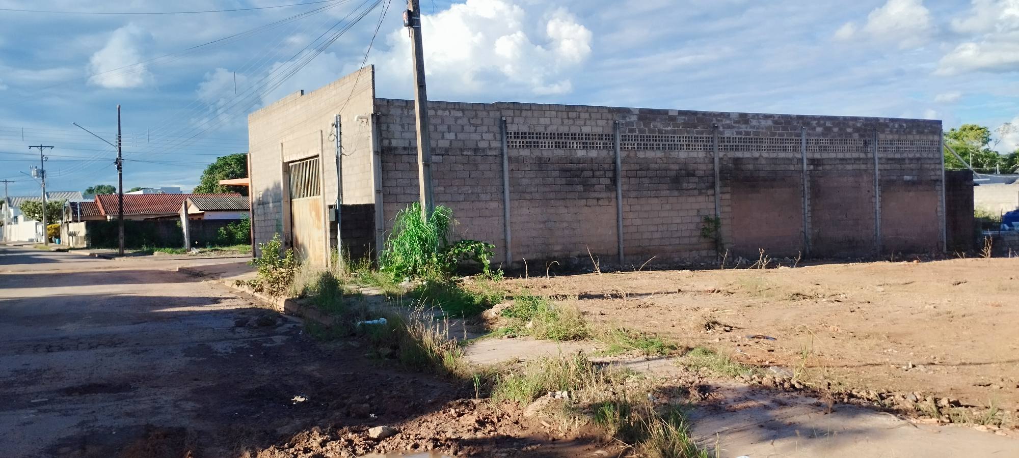 Área urbana - 1.892 m2